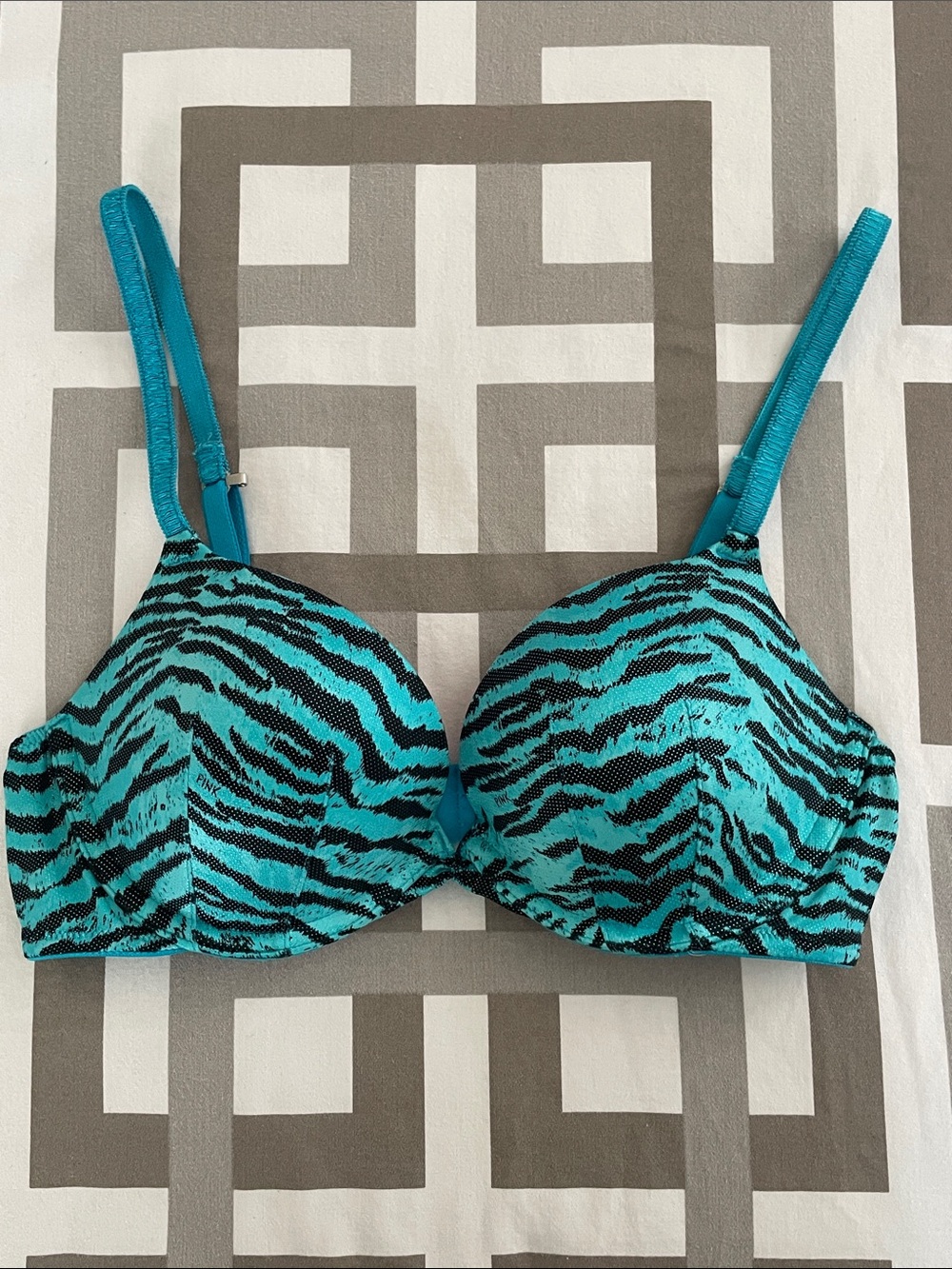 PINK Victoria's Secret Turquoise & Black Zebra Molded Push-up T-Shirt Bra - Picture 12 of 16